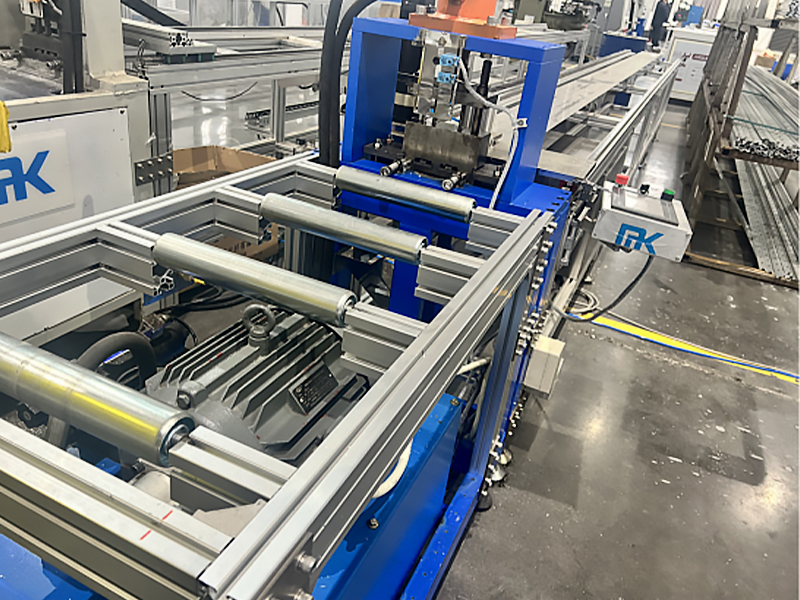 Automatisert stansemaskin