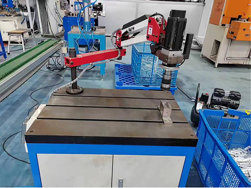 CNC tappemaskin